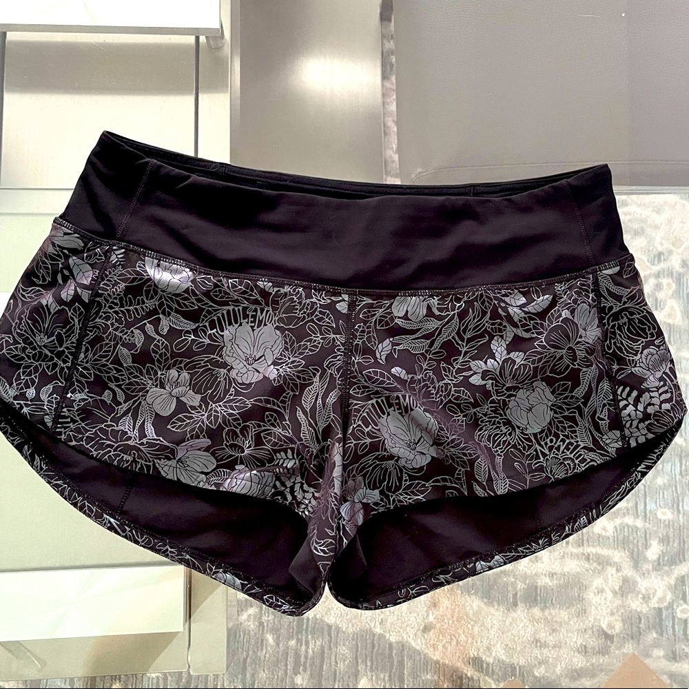Lululemon speed shorts size 6